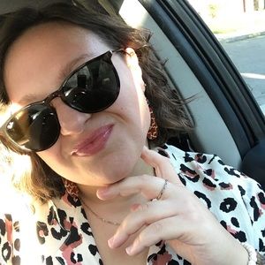 Meet your Posher, Michele